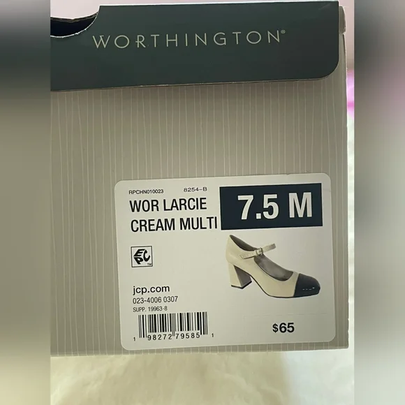 Worthington Black and Cream Heels Timeless Elegance - Picture 5 of 6